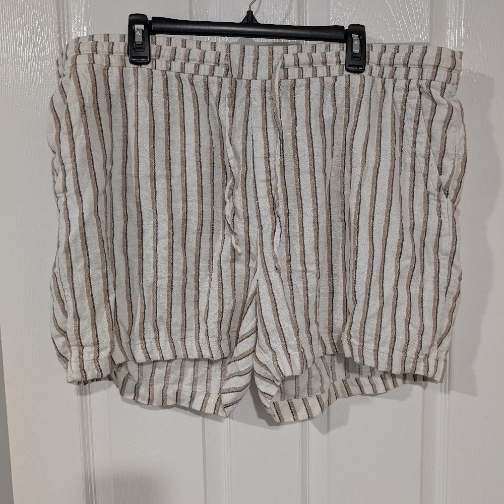 Old Navy Linen Blend Striped Tan and White Women's Shorts in Size XXL